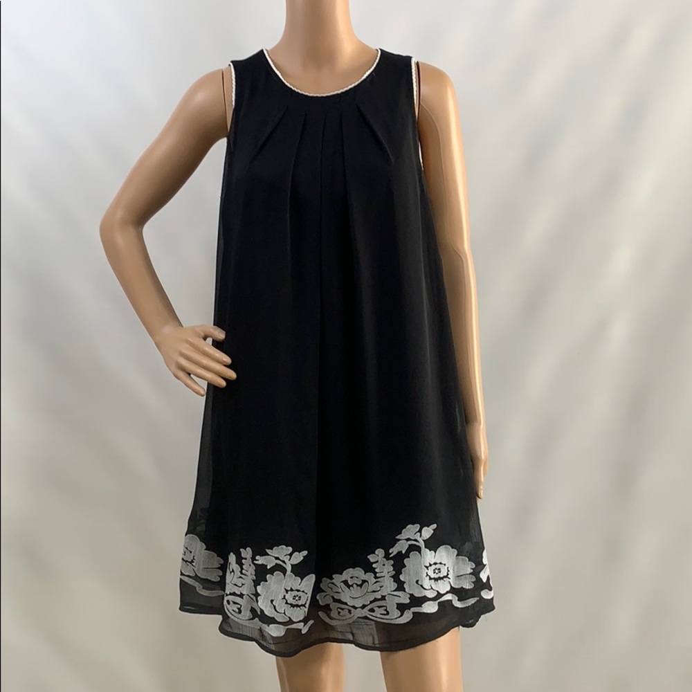 HAILEY LYN black sleeveless black dress